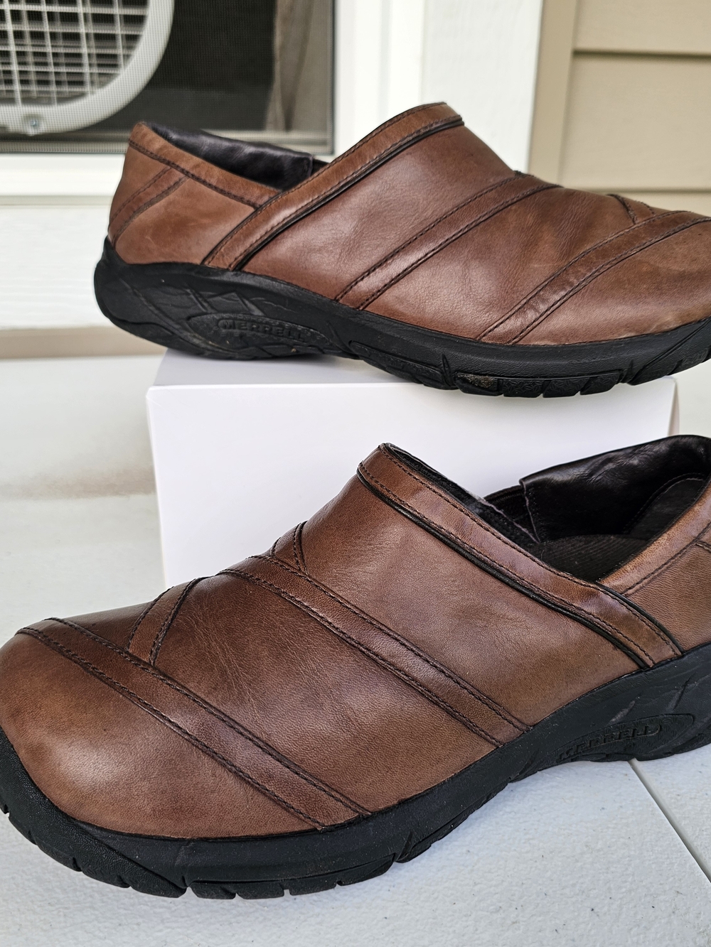 Merrell Womens 8 Brown Leather Slip On Comfort Casual Walking Shoes J46730